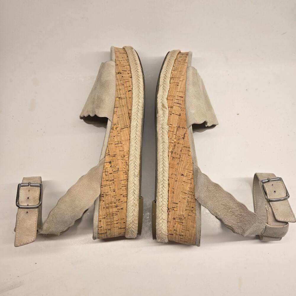 Marc Fisher Faithful Beige Suede Flatform Sandal 9.5 Espadrille Scalloped Boho - Picture 3 of 10